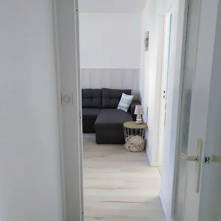 A 15 Minutes De La Apartment