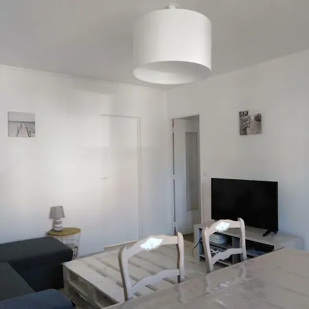Apartment A 15 Minutes De La *